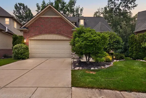 5590 River Park Drive, Waterford, MI 48327