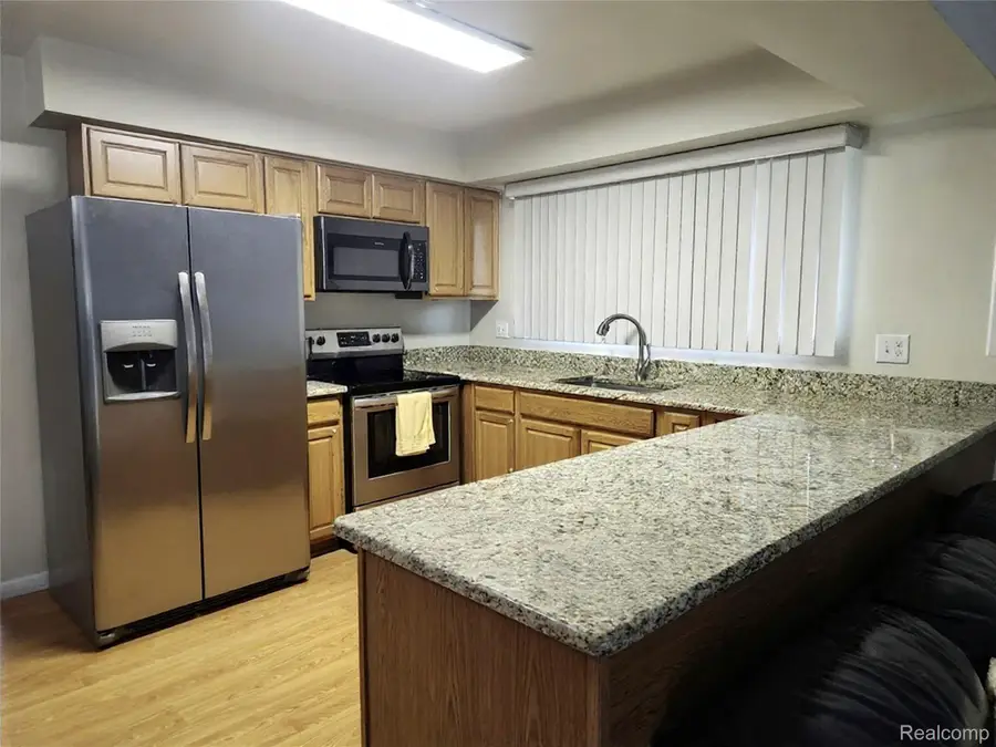 37729 Douglas Court, Sterling Heights, MI 48310 - #3
