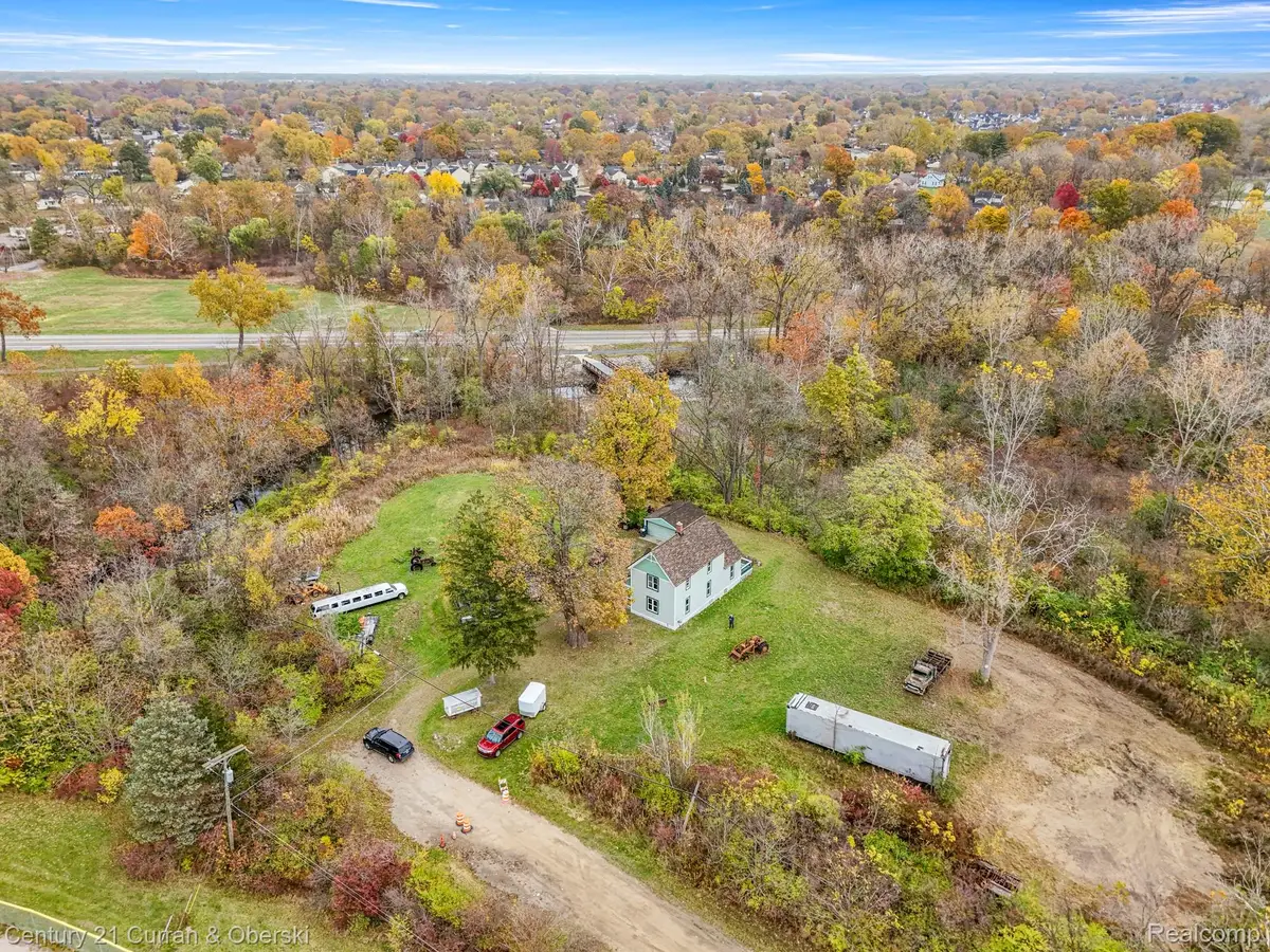 8004 N Farmington Road, Westland, MI 48185 - #1