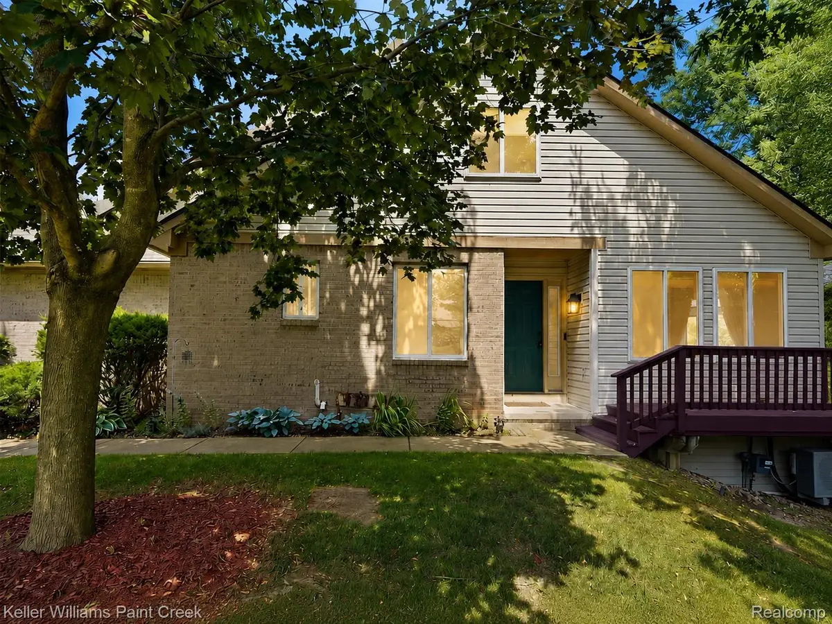 1310 Bay Hill #15, Waterford, MI 48327 - #1