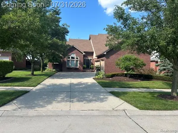 18987 Pine Lane, Macomb, MI 48042