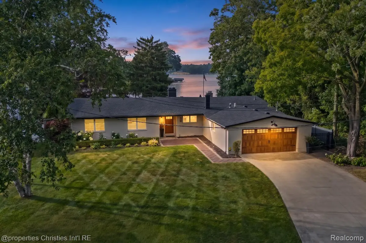 3997 Dill Drive, Waterford, MI 48329 - #1