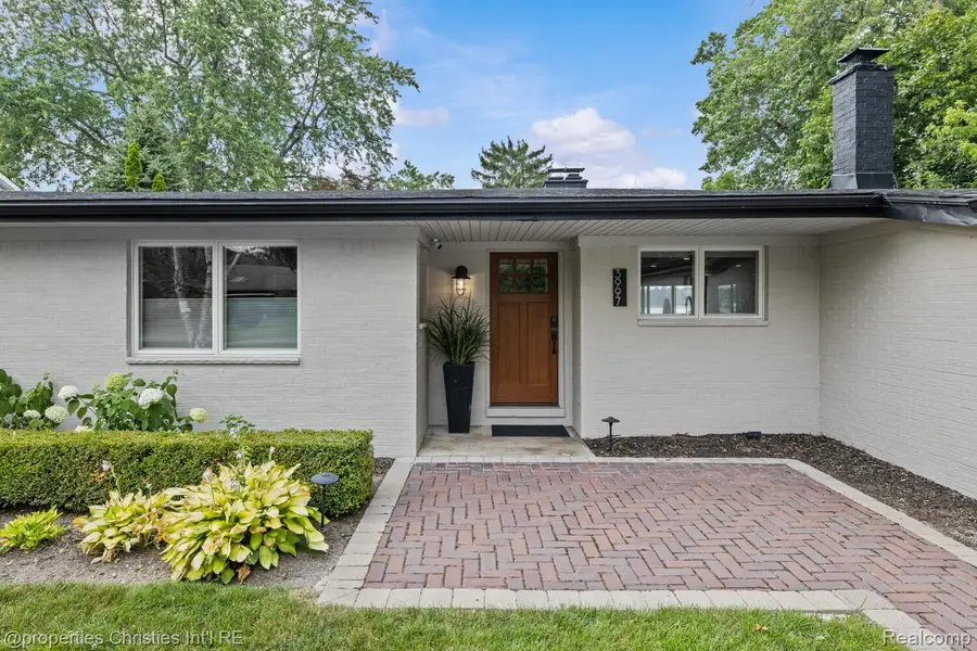 3997 Dill Drive, Waterford, MI 48329 - #3