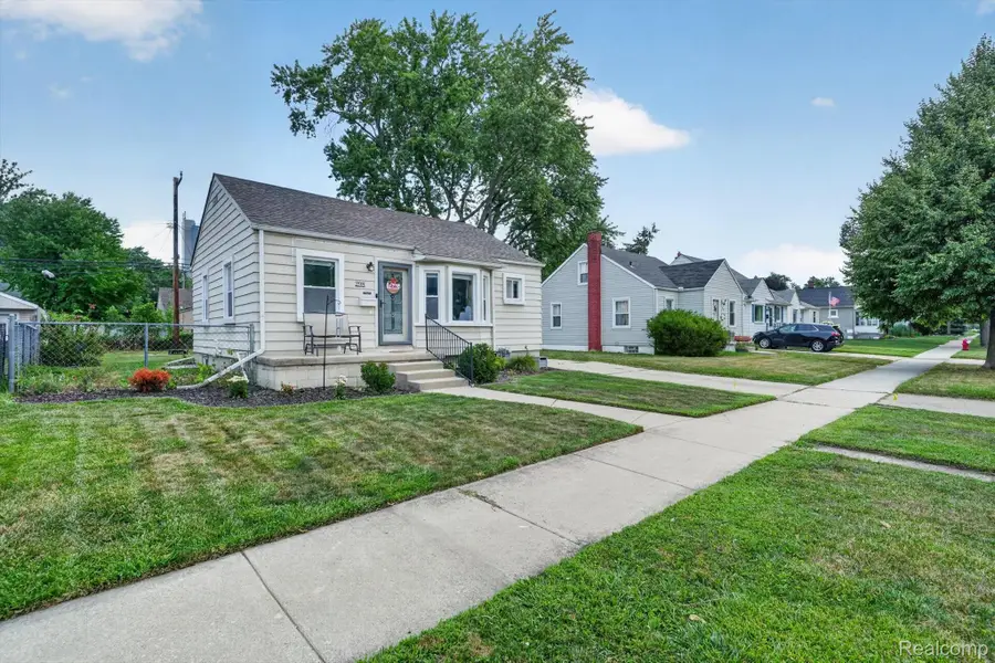 298 W Tacoma Street, Clawson, MI 48017 - #2