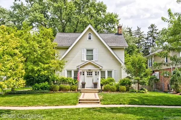 2230 Maplewood Avenue, RoyalOak, MI 48073