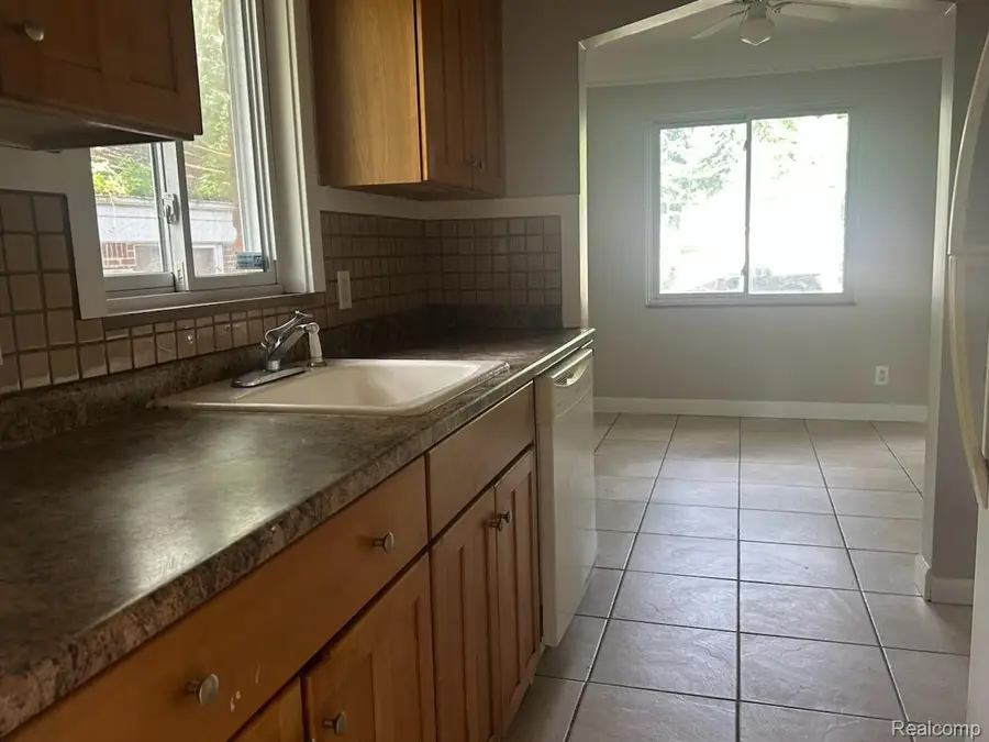 18500 Garfield, Redford, MI 48240 - #2
