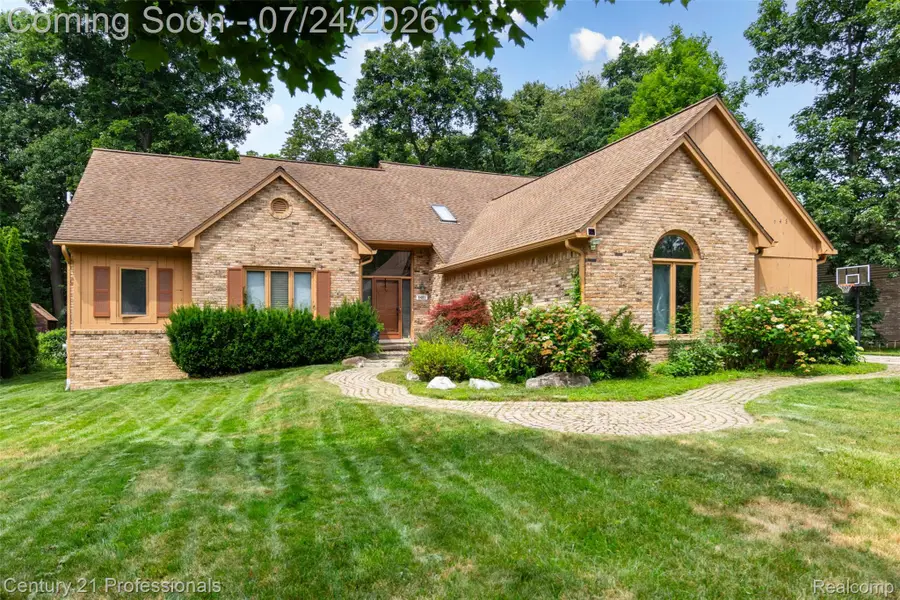 6481 Basswood Drive, Troy, MI 48098 - #2