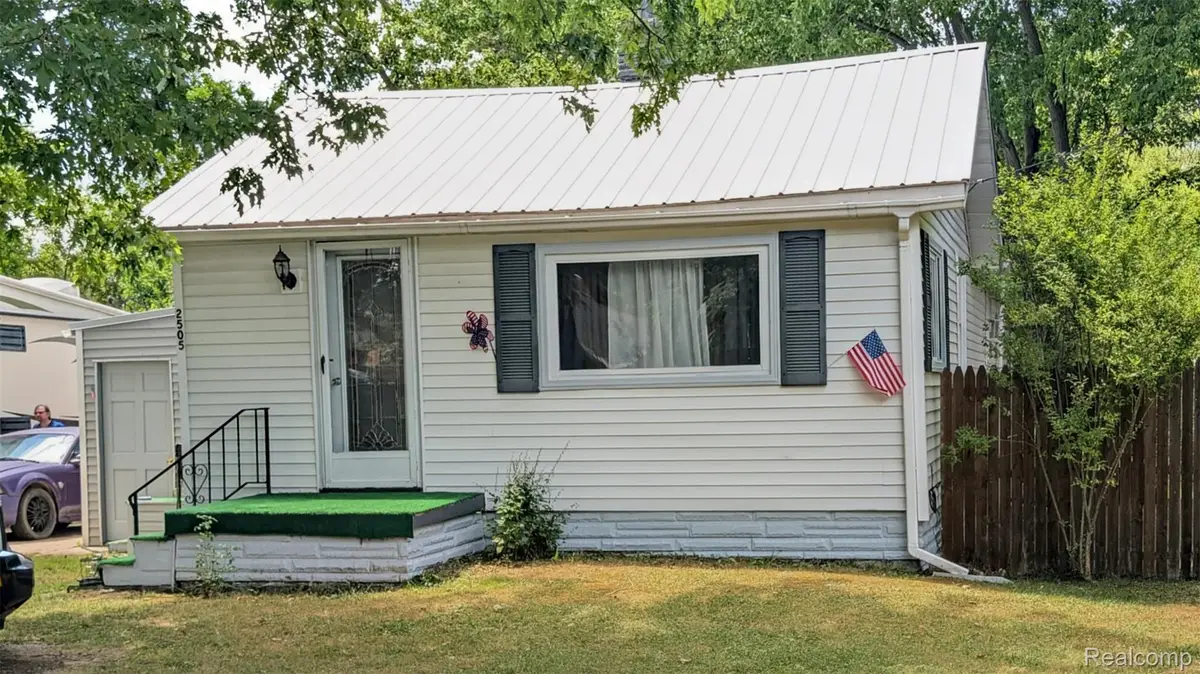 2505 Egleston Avenue, Burton, MI 48509 - #1