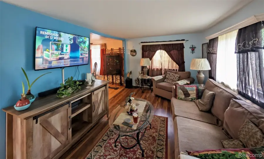 2505 Egleston Avenue, Burton, MI 48509 - #3