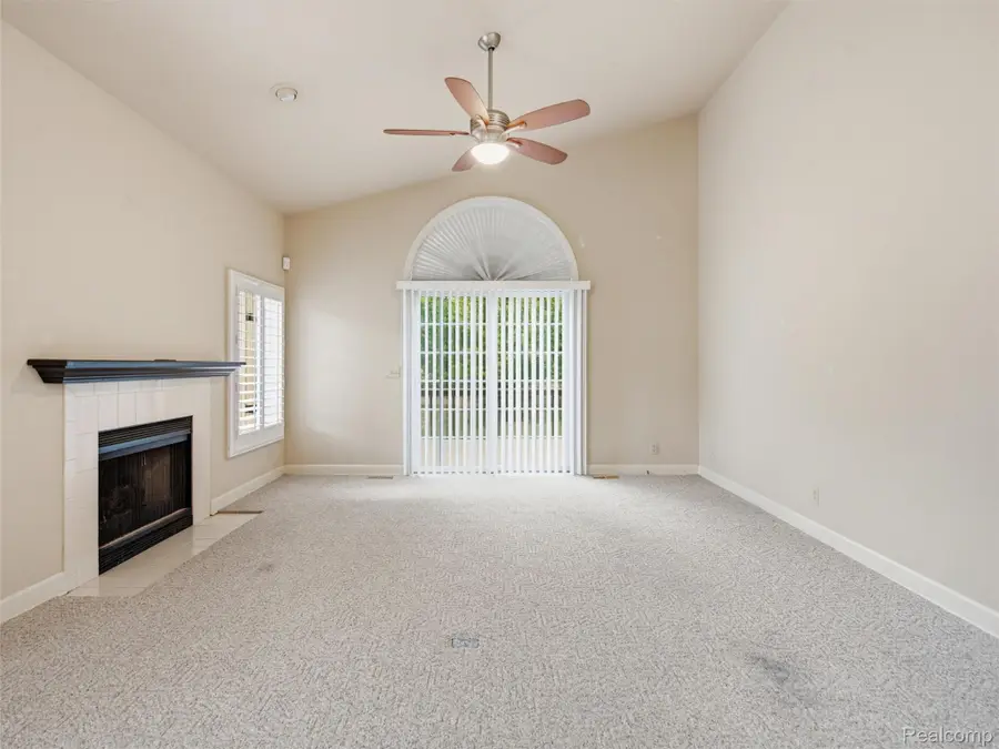 6346 Squire Lake Drive, Flushing, MI 48433 - #3