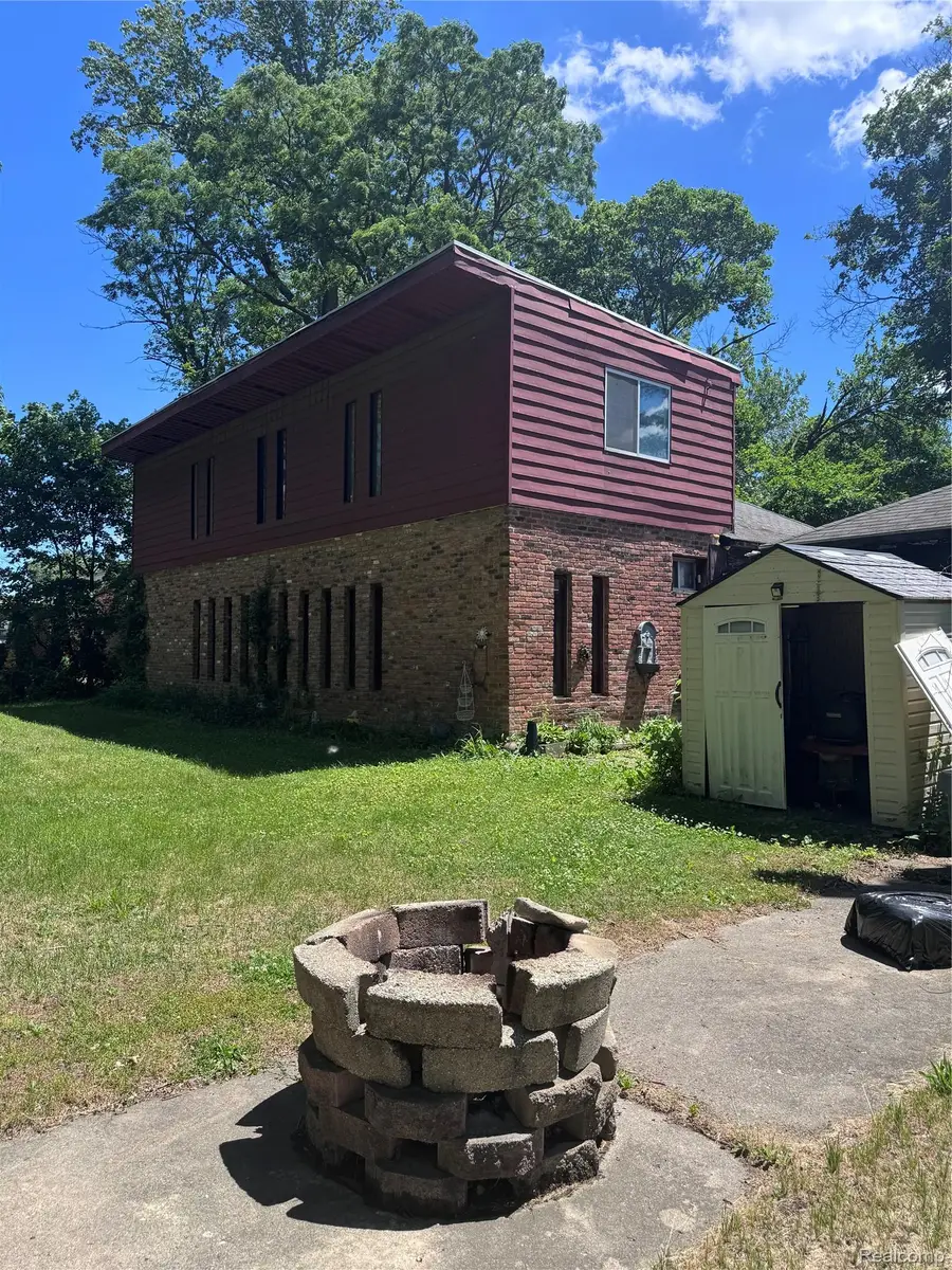 5501 Plymouth Street, Sterling Heights, MI 48310 - #2