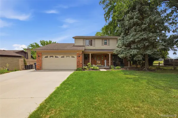 33665 Curtis Road, Livonia, MI 48152
