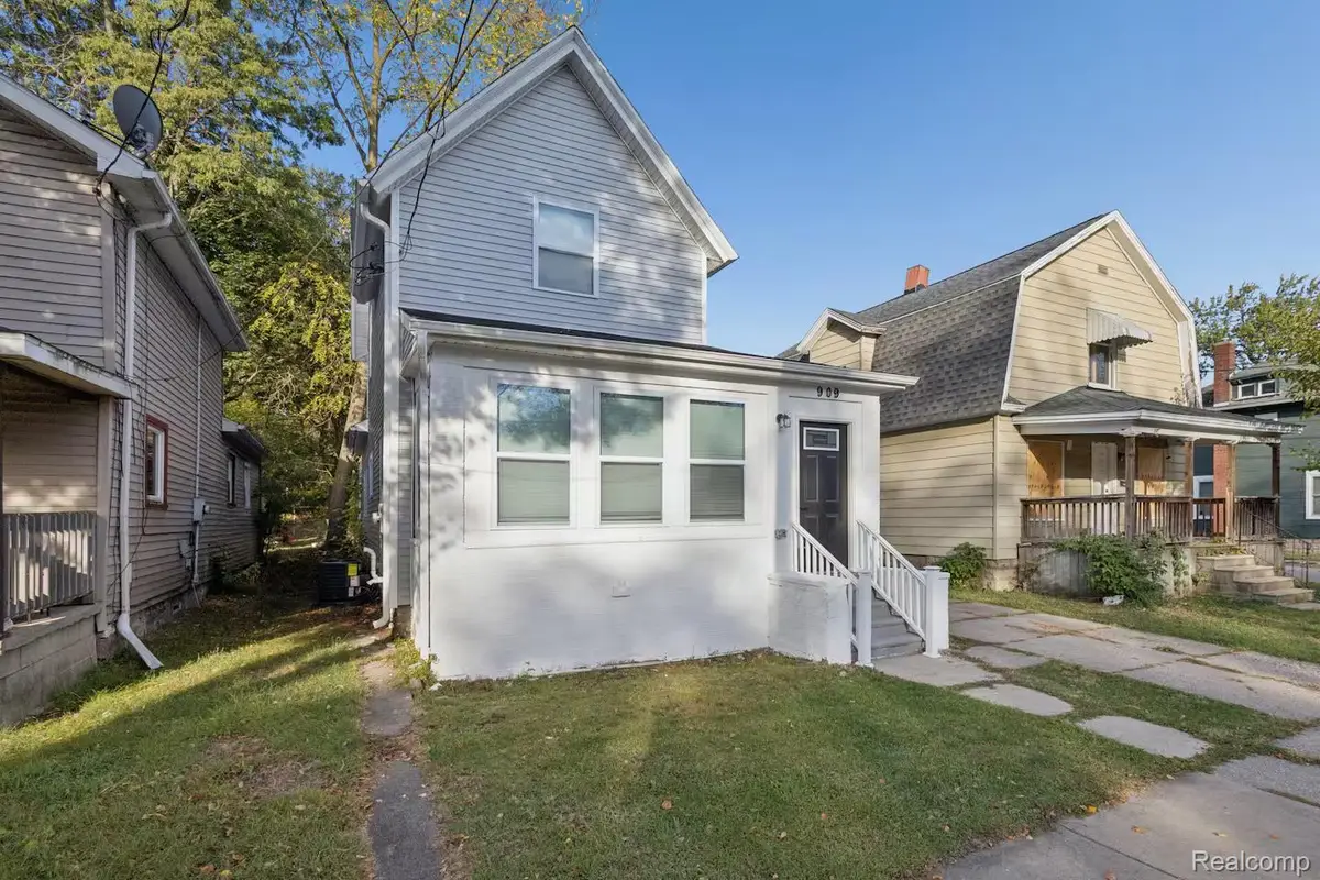 909 N Pine Street, Lansing, MI 48906 - #1