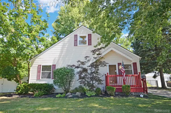 26550 Oakland Street, Roseville, MI 48066