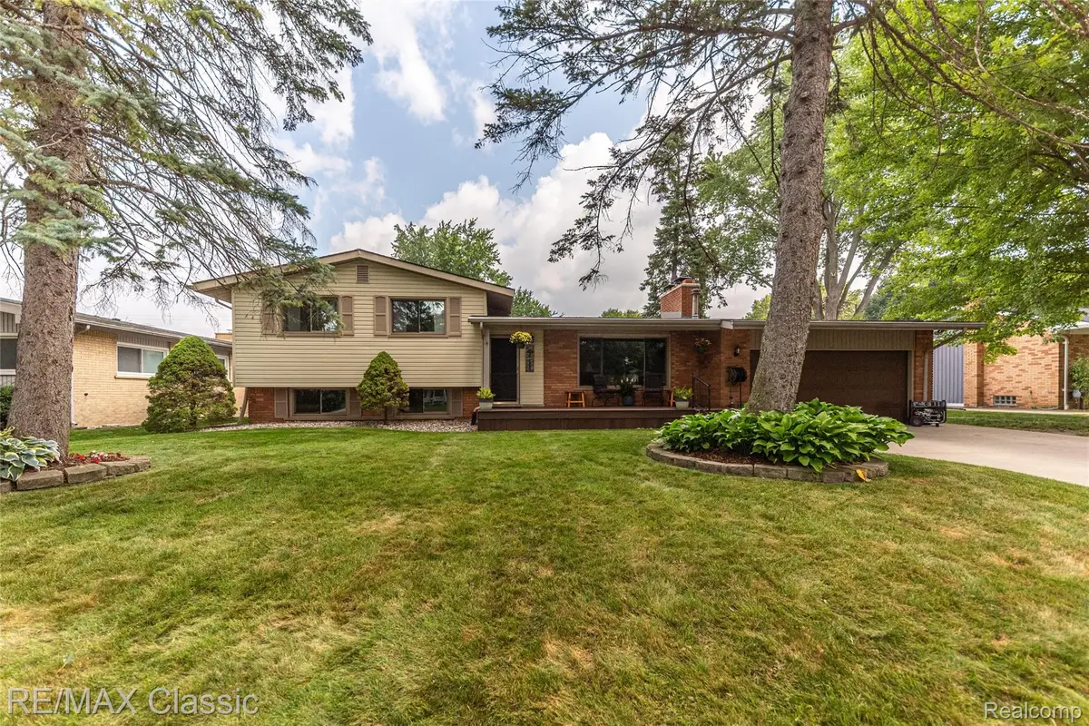 42150 Lakeland Court, Plymouth, MI 48170 - #1