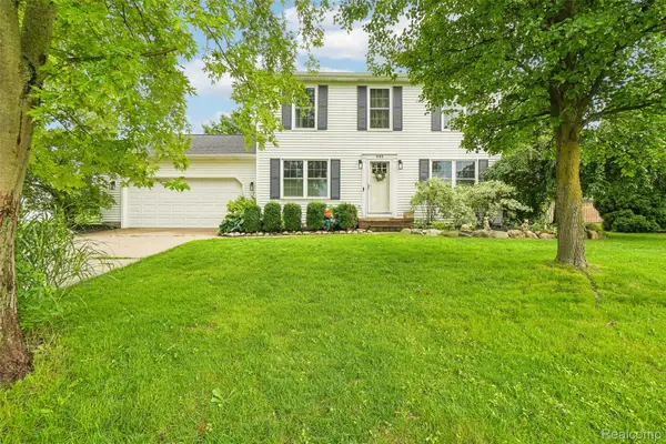 696 Vincent Street, Pinckney, MI 48169