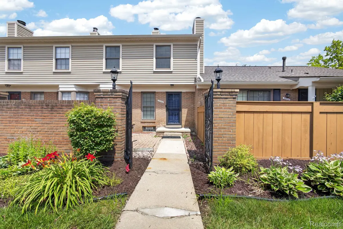 22204 Pondview, Novi, MI 48375 - #1