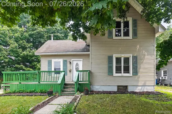 203 Grant Street, Holly, MI 48442