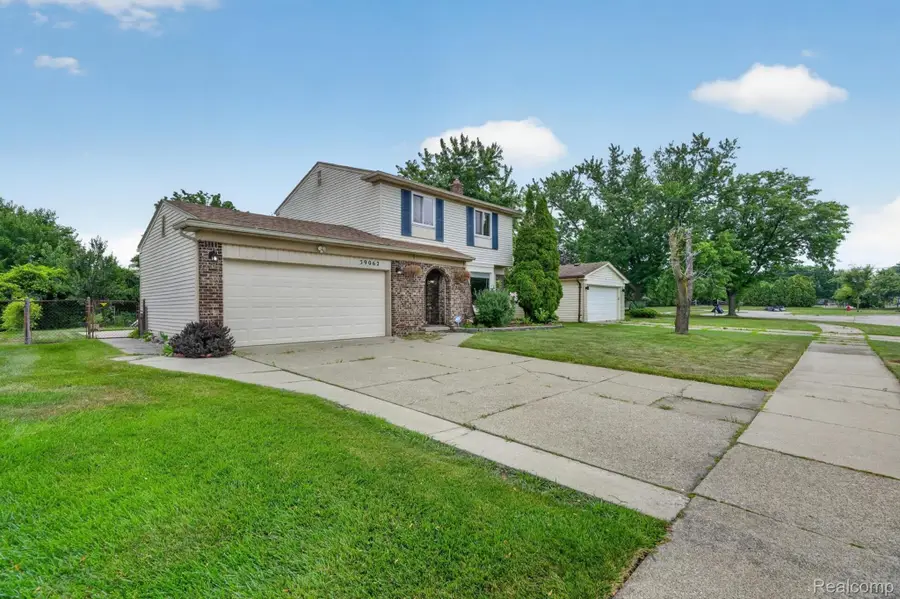 39062 Hyland Drive, Sterling Heights, MI 48310 - #3