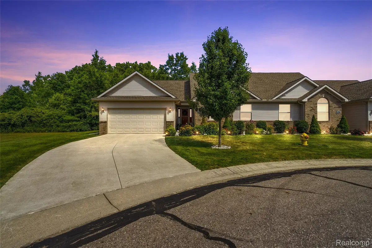 5429 Pintail Court, Burton, MI 48509 - #1