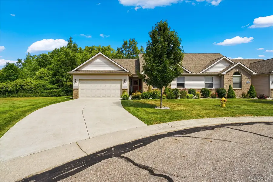 5429 Pintail Court, Burton, MI 48509 - #2