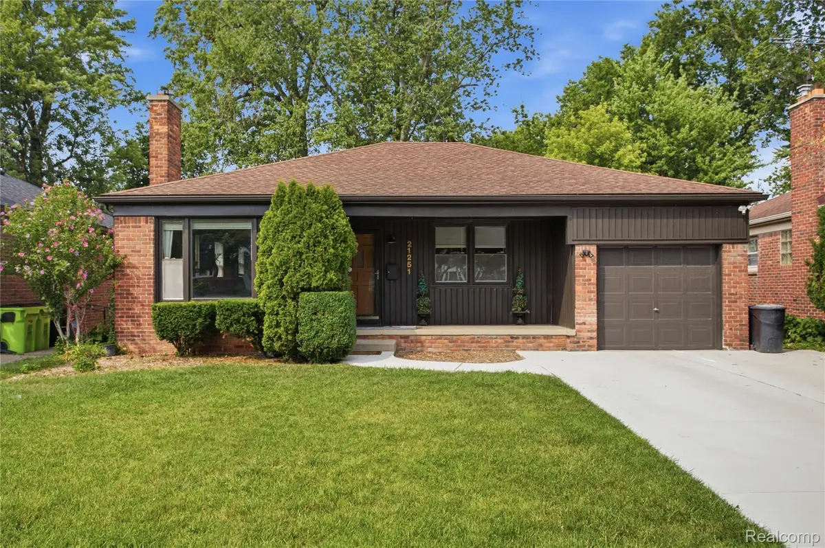 21251 Huntington Avenue, Harper Woods, MI 48225 - #1