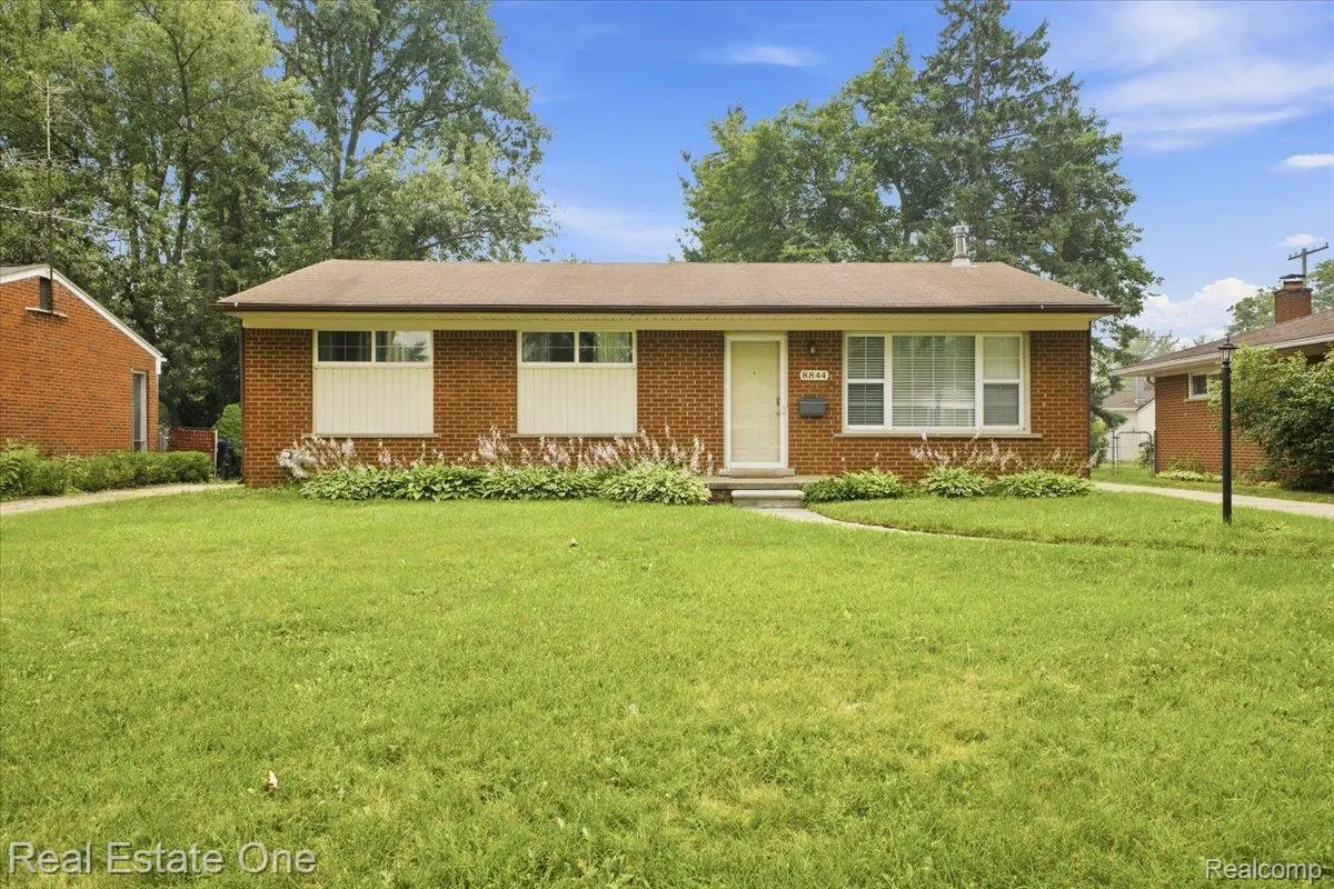 8844 Headley Drive, Sterling Heights, MI 48314 - #1