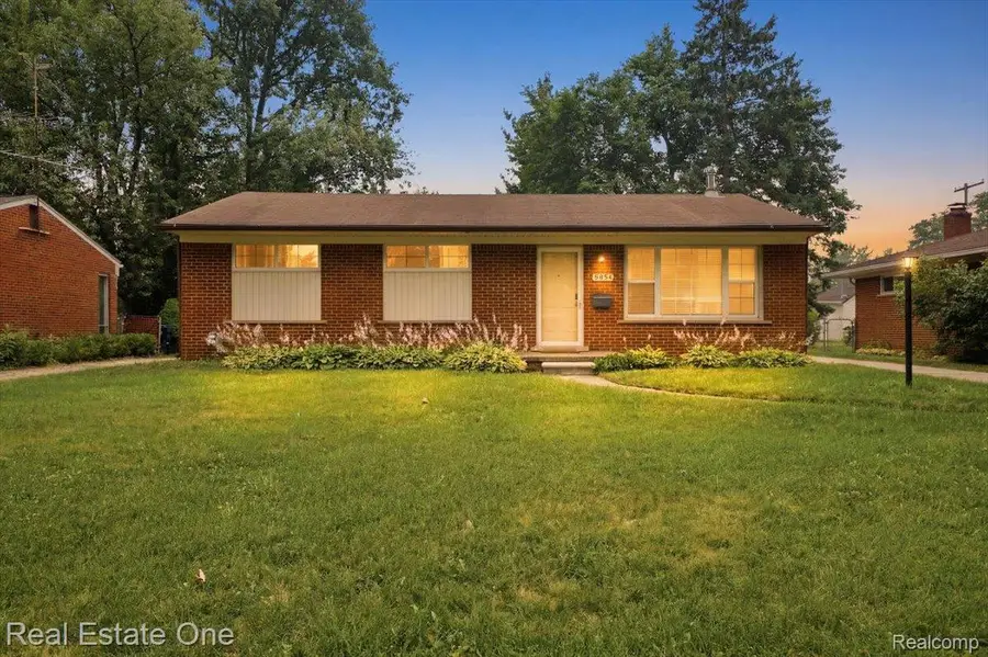 8844 Headley Drive, Sterling Heights, MI 48314 - #2