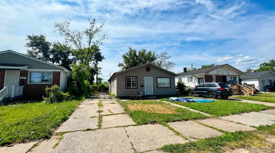 7200 Edgeton Street, Hamtramck, MI 48212 - #2