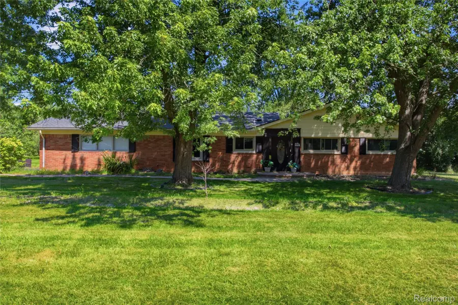 3812 Terrybrook Road, West Bloomfield, MI 48322 - #3