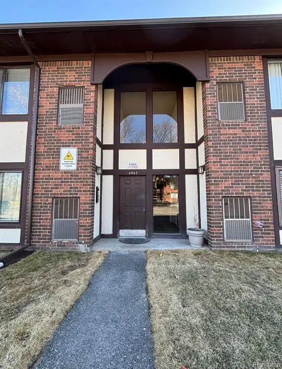 4961 E 10 Mile Road, Warren, MI 48091