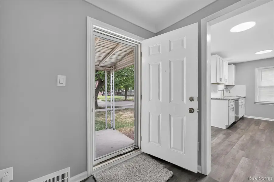 11548 Cardwell Street, Livonia, MI 48150 - #3