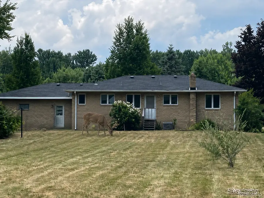 10089 Coldwater Road, Flushing, MI 48433 - #2