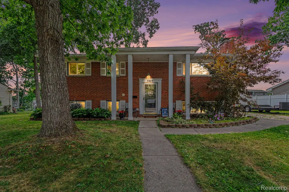3923 Percy King Road, Waterford, MI 48329 - #1