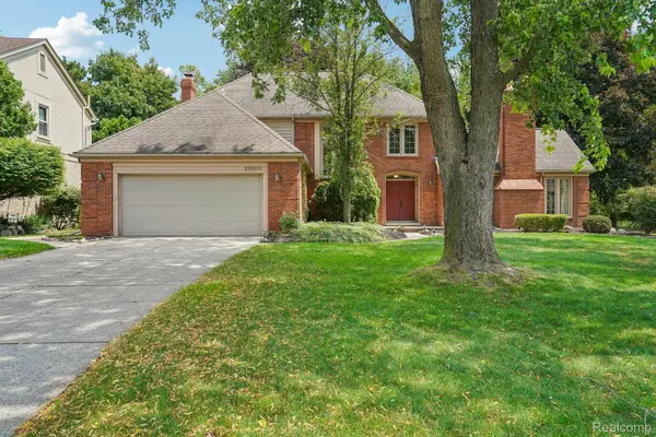 25900 Hunt Club Boulevard, FarmingtonHills, MI 48335