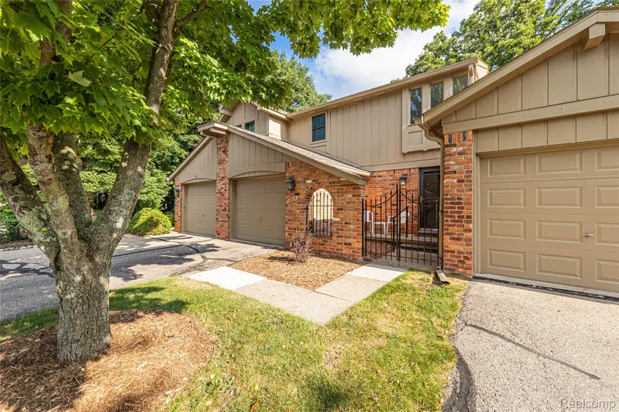 1805 Van Hill Court, Rochester, MI 48309 - #2
