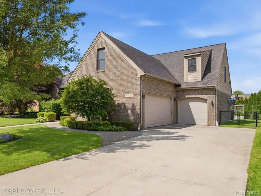 53397 Zachary Drive, Chesterfield, MI 48047 - #3