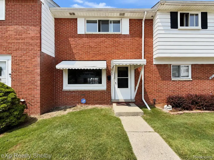 20115 Merle Court, Clinton Township, MI 48035 - #2