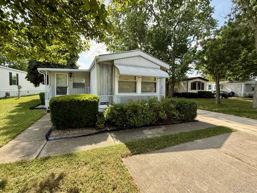 39 Oakridge E, Monroe, MI 48161 - #2