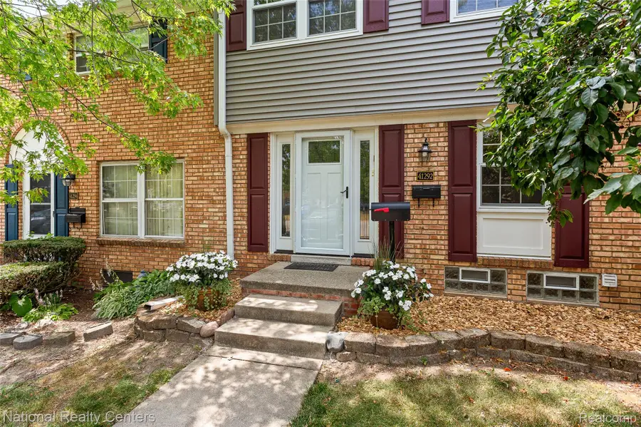 41292 Lehigh Court, Northville, MI 48167 - #2