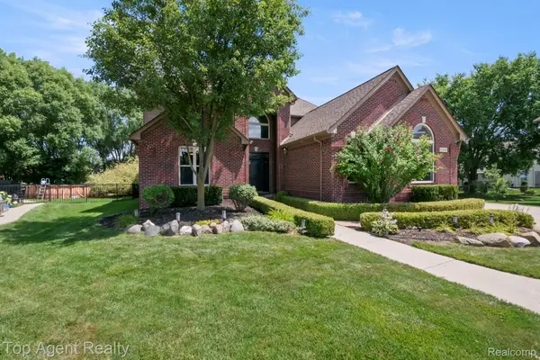 53268 Kakos Drive, NewBaltimore, MI 48051