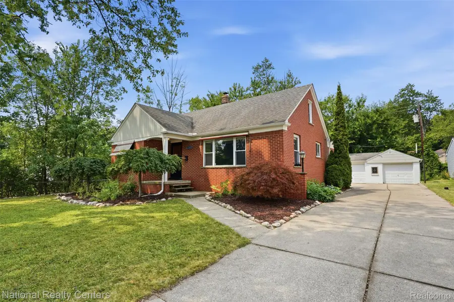 30129 Fairfax Street, Southfield, MI 48076 - #3