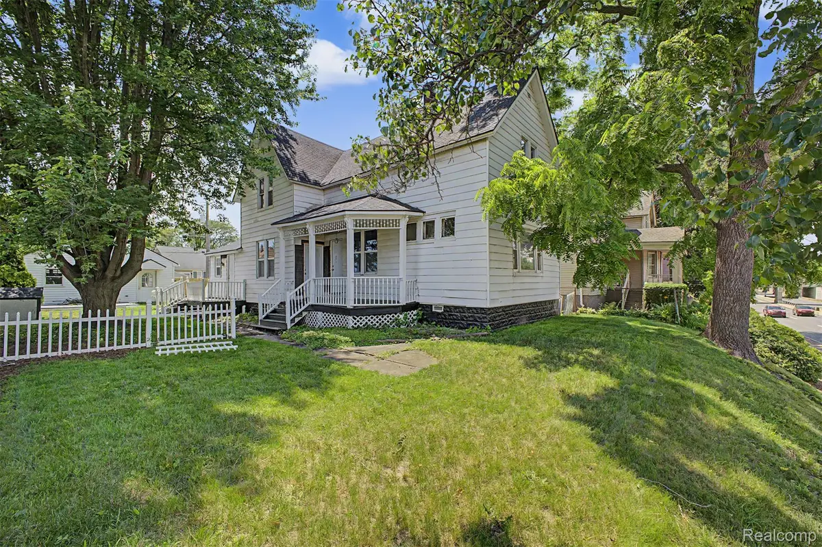 725 Eureka Road, Wyandotte, MI 48192 - #1