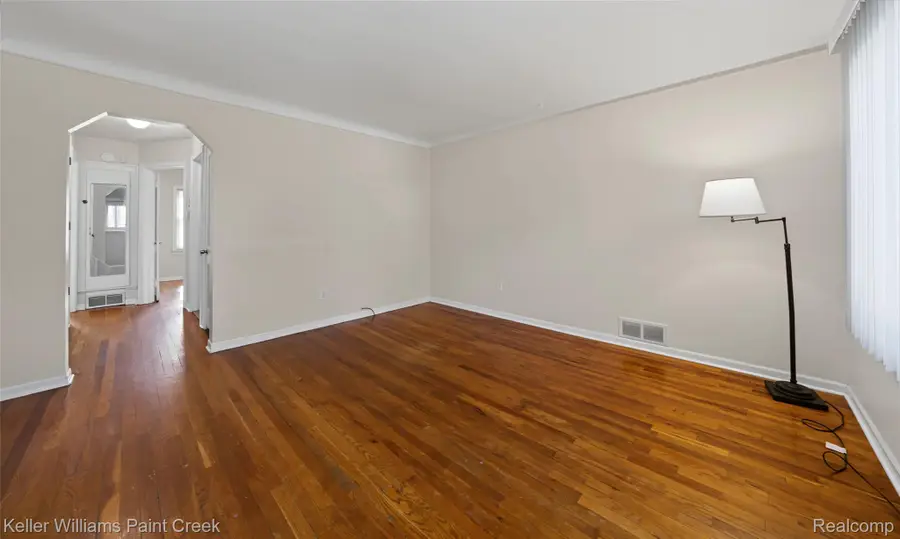 21132 Syracuse Avenue, Warren, MI 48091 - #3