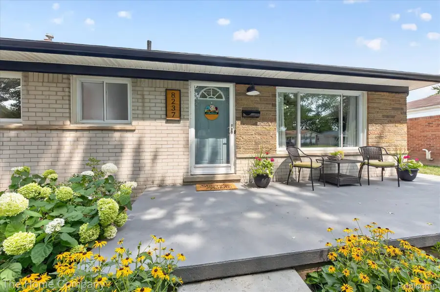 8237 Margaret Street, Taylor, MI 48180 - #2