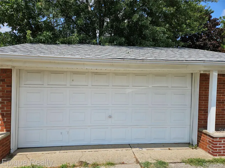 2860 Koper Drive, Sterling Heights, MI 48310 - #2