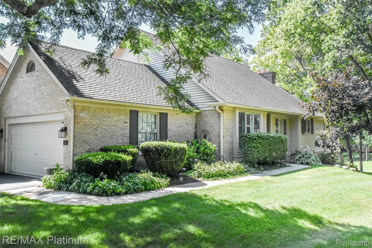 4532 Golf View Drive, Brighton, MI 48116 - #1