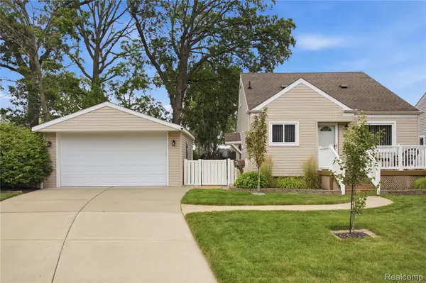 28538 Bock Street, GardenCity, MI 48135