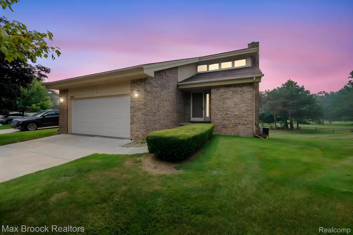 4723 Fairway Court, Waterford, MI 48328 - #1