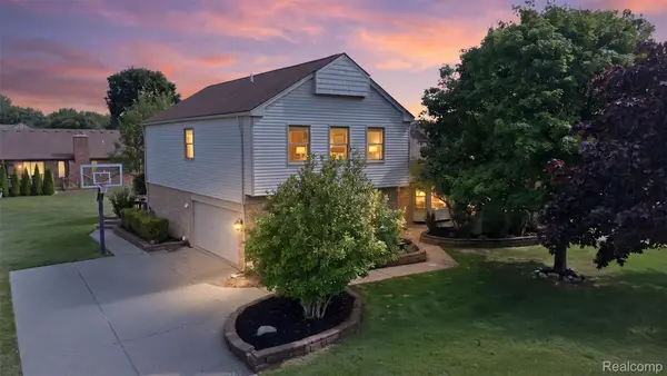 34678 Pembroke Avenue, Livonia, MI 48152